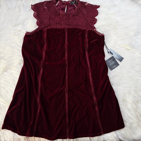 NWT Lulus Who's Who Crocheted Lace Velvet Shift Dress - Picture 2 of 10